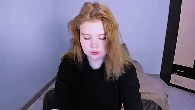 LaseyMoon online show from November 12, 5:27 am