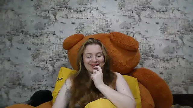 Eveline May online show from November 5, 5:07 pm