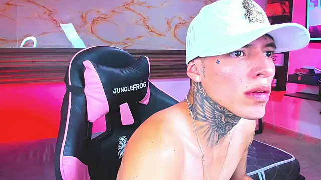 Cloe roouse online show from April 14, 8:09 pm