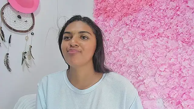 Melodymoore  online show from March 3, 12:16 am