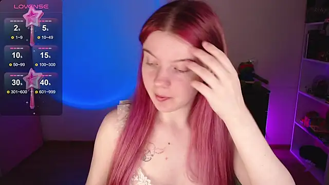 Strawberry juli online show from November 6, 7:47 am