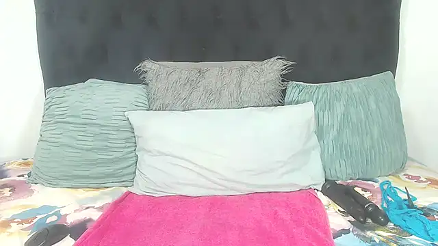 BootyClitQueen online show from October 31, 4:00 pm