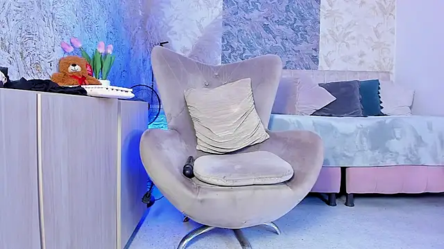 Liannaa  online show from July 14, 7:29 pm