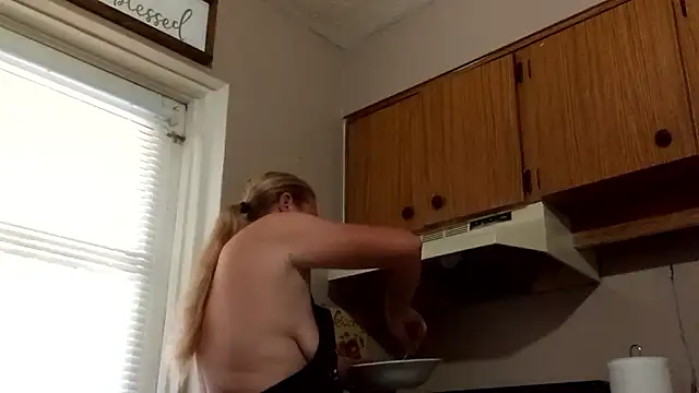 wetnwildforyou online show from November 2, 6:44 pm