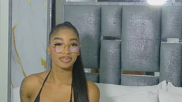 Angelesmith1 online show from December 13, 11:21 pm