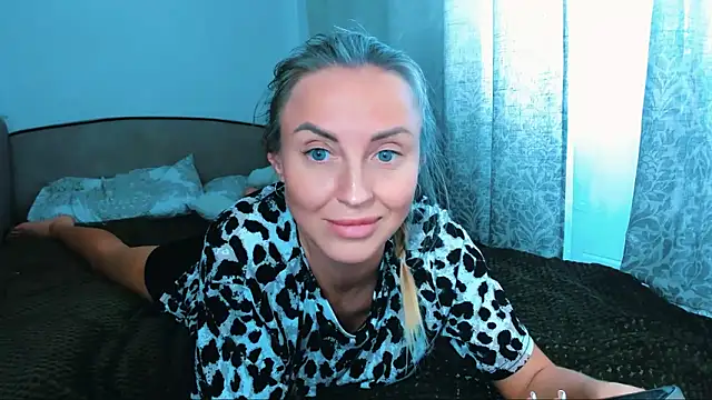 snezana blond online show from May 6, 1:15 pm