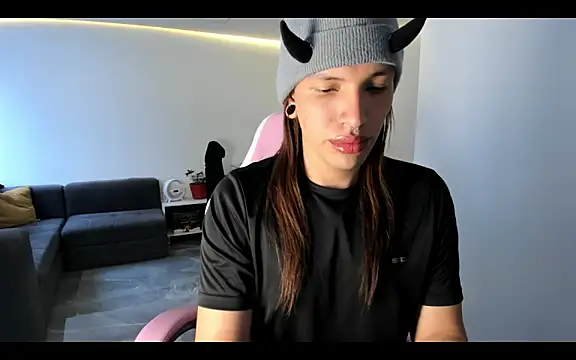 Loona s online show from September 18, 10:08 pm