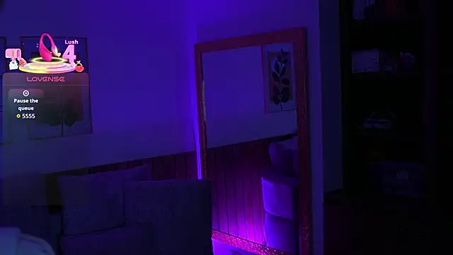 JulesBenett online show from January 10, 11:37 am