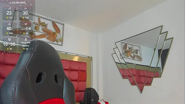 SaskiaGrendel online show from November 8, 12:15 am