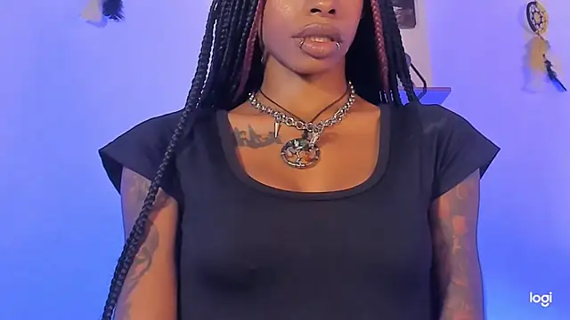 Snapshot of Aprillebony chatting on October 4, 7:51 pm Aprillebony online show from October 4, 7:51 pm