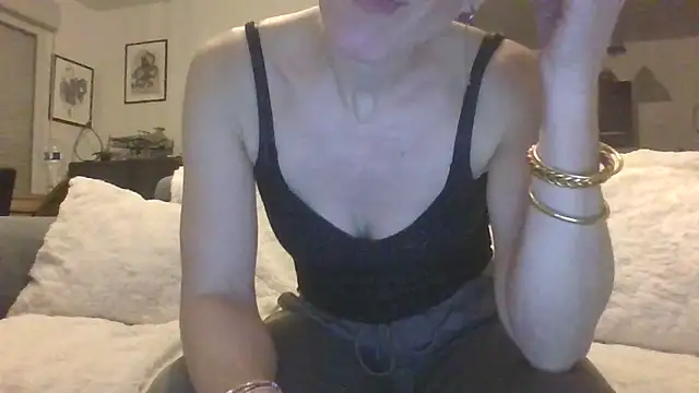 Valentinette online show from February 28, 10:20 pm