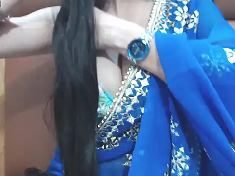 RealNaina online show from April 14, 6:30 pm