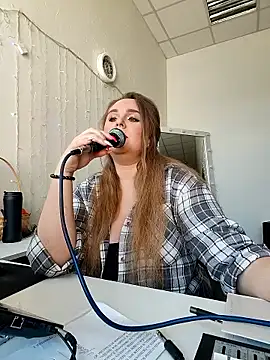 Juicy PeachLux online show from April 17, 7:43 am