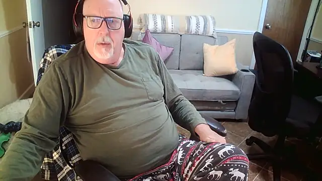 superbearboss online show from February 18, 5:01 pm