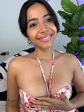  Emily Thompson  online show from July 22, 11:00 am