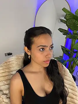  Emily Thompson  online show from June 19, 2:05 am