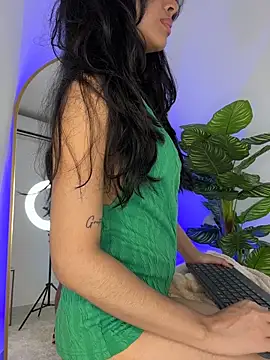  Emily Thompson  online show from July 31, 4:13 am