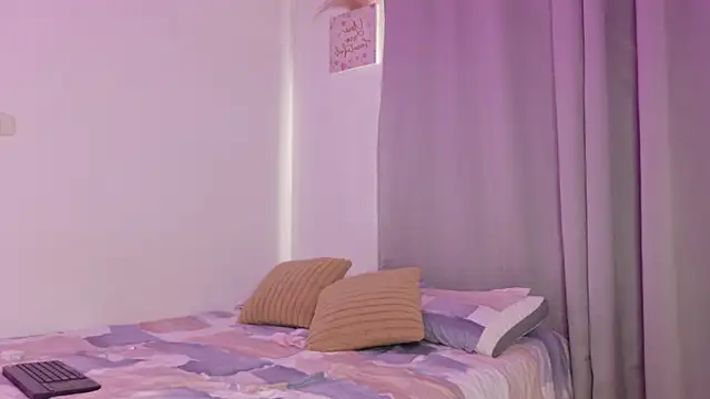 isahilton1 online show from January 10, 7:51 pm