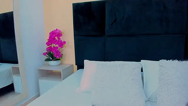 MaddyCrofft online show from October 30, 12:17 pm