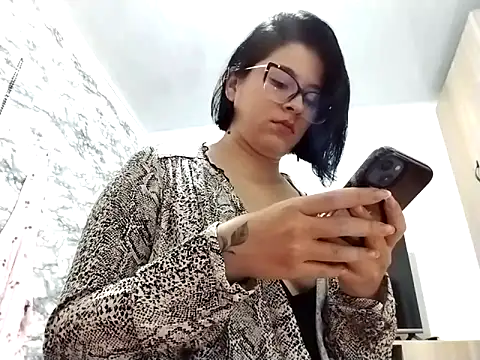 victoriacooper21 online show from February 8, 11:29 pm