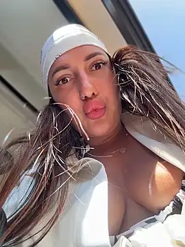 AleksandraRich online show from June 5, 6:52 am