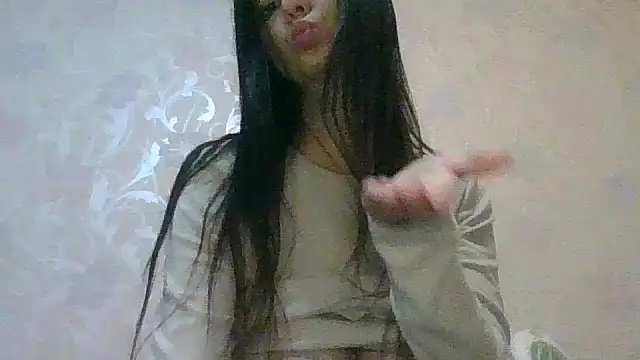 AliseWats online show from March 27, 9:15 pm