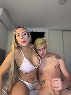 CarinaRose online show from April 7, 9:06 pm