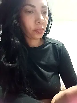 DaphneRosses online show from March 27, 2:07 pm