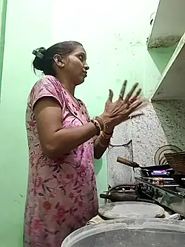 Hotty-Nidhi online show from November 13, 3:33 pm