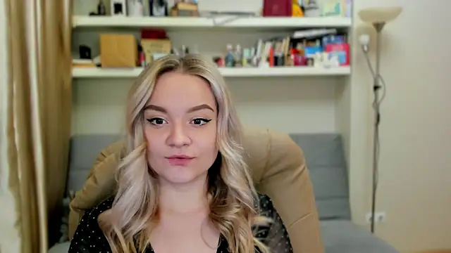 Kara Smith  online show from October 25, 12:07 am