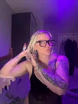 Curvy-Cleo online show from February 17, 9:36 pm