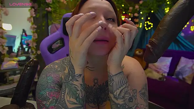 BlackedBarbie online show from April 12, 8:44 pm