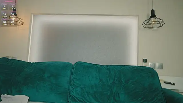 bunnyclide  online show from February 5, 7:00 am