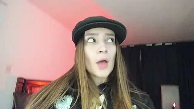 Hat girl online show from November 20, 5:41 am