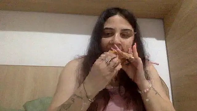 Veramaia online show from May 16, 10:36 am
