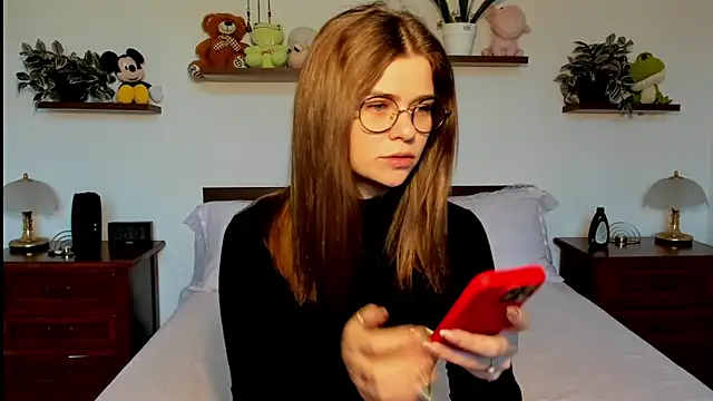 HaleyReedme online show from February 18, 8:24 am