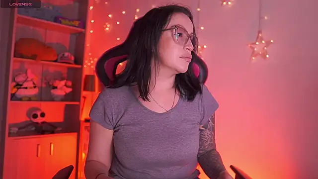 Madison Mayer online show from February 12, 1:57 pm