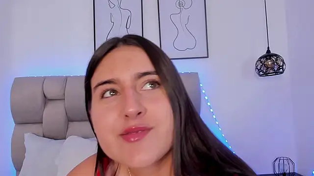 Hanna Evans   online show from February 3, 1:05 pm