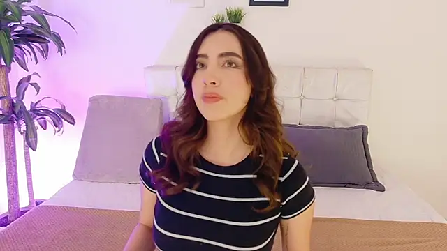 Snapshot of Rebbecawhite_meow chatting on September 22, 12:47 pm Rebbecawhite meow online show from September 22, 12:47 pm