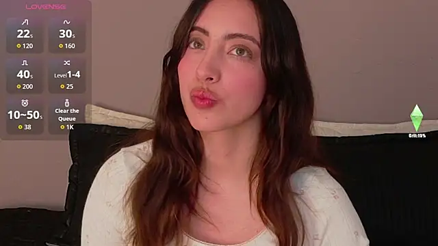 Snapshot of Rebbecawhite_meow chatting on October 9, 5:00 am Rebbecawhite meow online show from October 9, 5:00 am