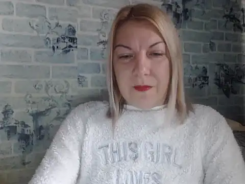 Lillia Ray online show from December 19, 11:35 am