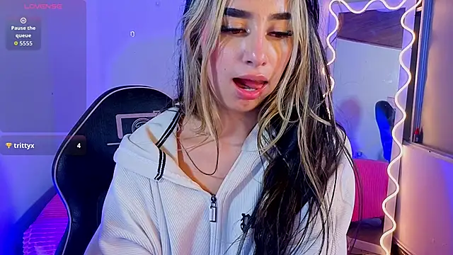 Malory tay1 online show from November 22, 7:27 pm