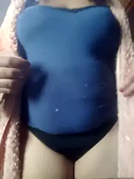 Snapshot of Maya-Moon chatting on October 30, 10:27 am Maya-Moon online show from October 30, 10:27 am