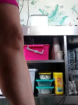 emiliemilf online show from April 13, 1:29 am