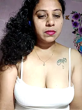 JENNIFERtamil online show from April 19, 6:10 pm