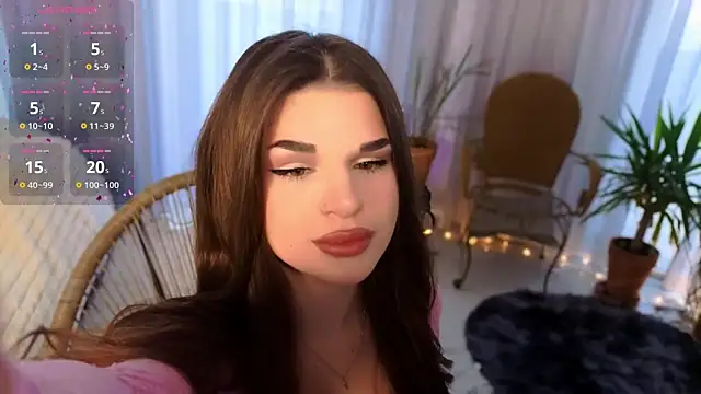 lili hotly online show from February 12, 7:10 am