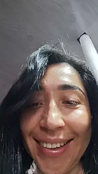 Elowyn online show from January 16, 6:59 pm