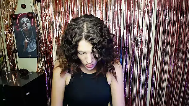 VanessaRey  online show from October 6, 6:30 am