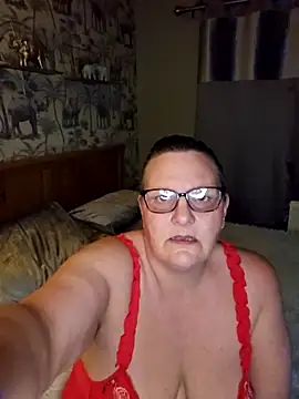 MissQueenBeex online show from March 31, 9:04 pm