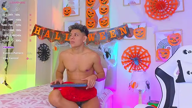 Snapshot of Almiboys chatting on October 23, 2:17 am Almiboys online show from October 23, 2:17 am